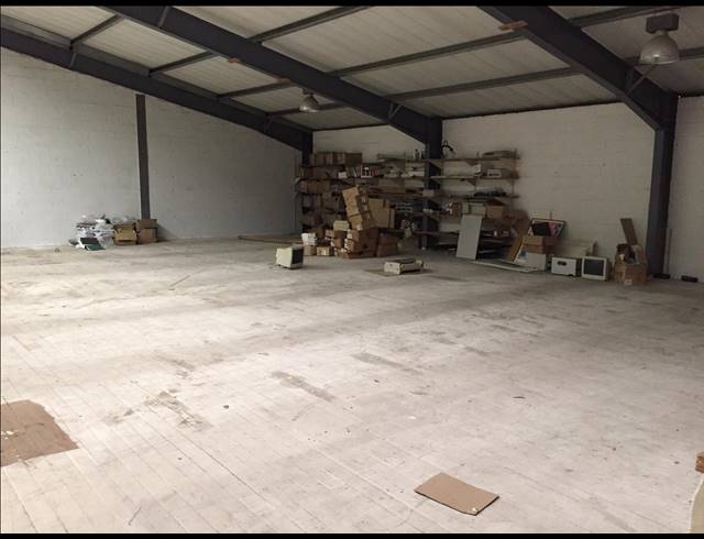 800M² FACTORY TO LET IN PAROW CENTRAL